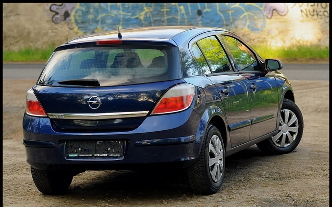 Opel Astra cena 10800 przebieg: 229047, rok produkcji 2007 z Świdnica małe 254